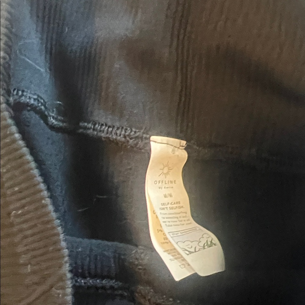 Aerie Black Ribbed Athletic Shorts - Picture 2 of 3